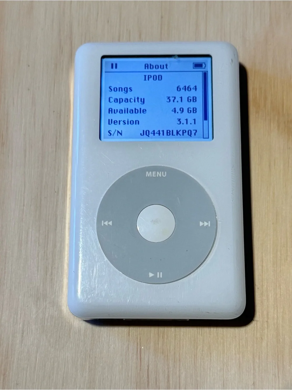 Apple iPod Classic 4thGen Model:A1059 40GB Whit Tested Good w/6464-Songs-Charg